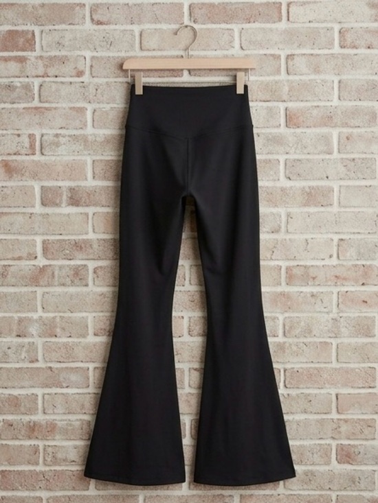 💥 Aerie OFFLINE REAL ME Crossover Flare Leggings | Small (Petite) | NEVER WORN! - Picture 4 of 6